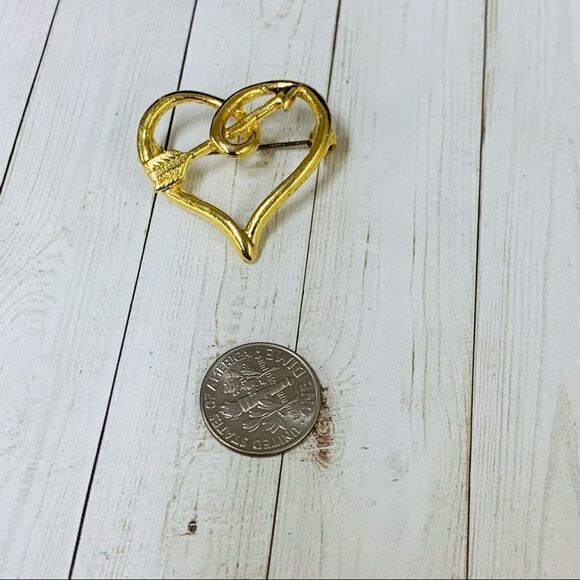 Heart and Arrow Gold Brooch - Picture 1 of 2